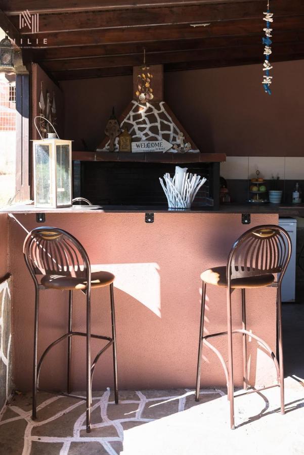 Roadhouse, Nilie Hospitality Mgmt Villa Flogita Exteriör bild